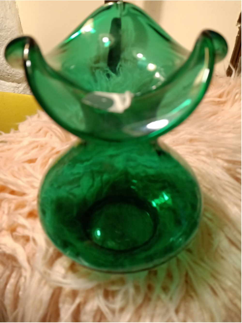 Fenton emerald green ruffled collar vase appox 7.5" Tall has manufacturer stkr